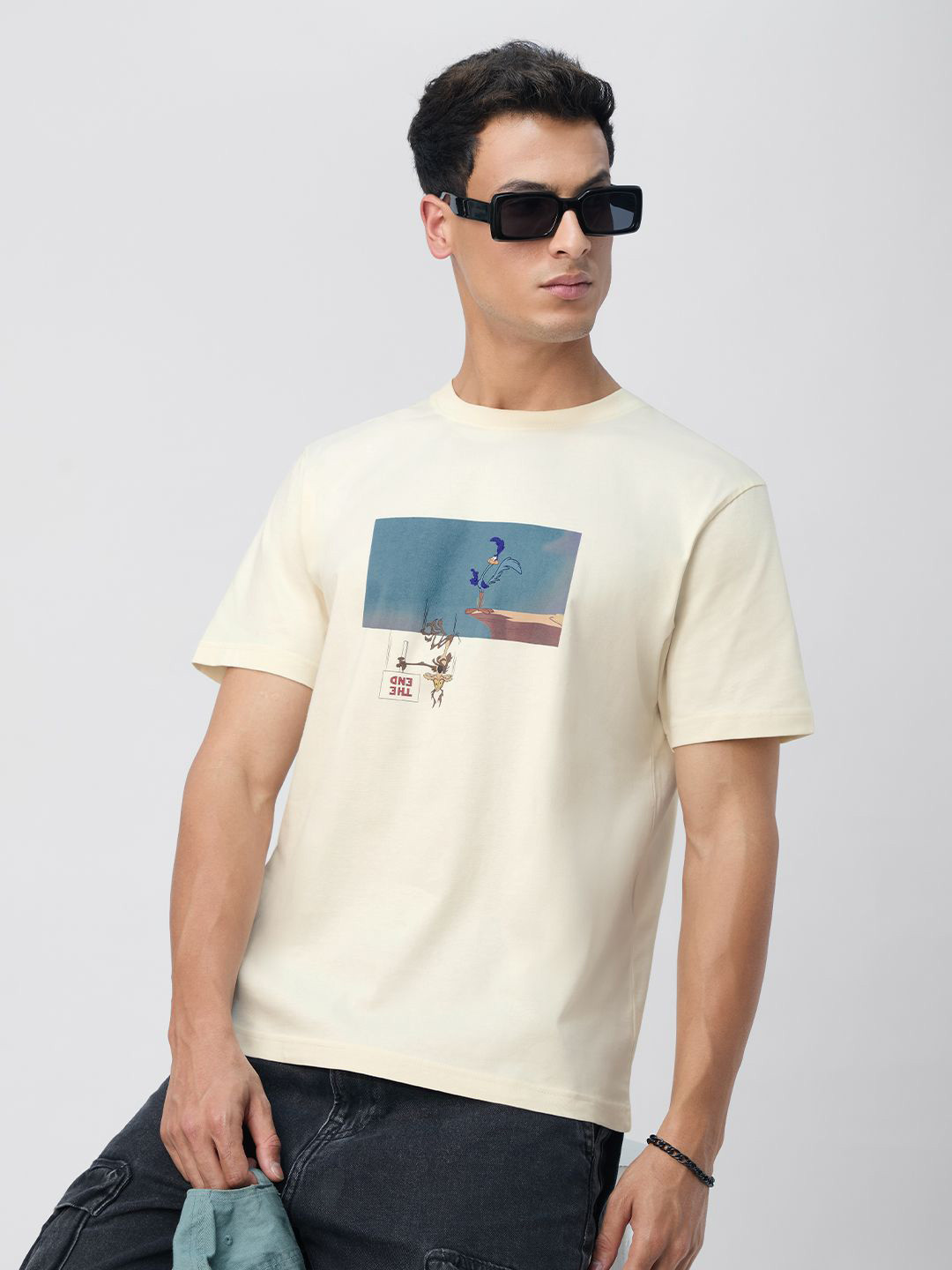 Men Regular Fit Looney Tunes Printed Cream T-Shirts
